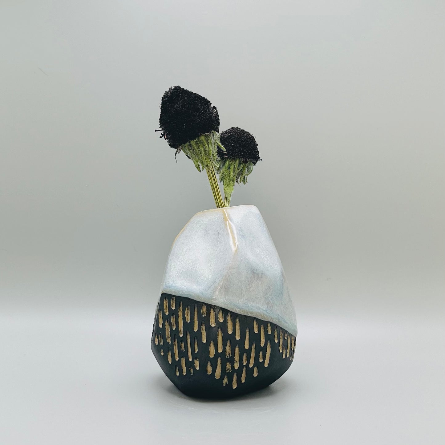 Black + Blue Bud Vase – Medium